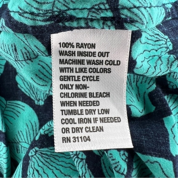 XS CROWN AND IVY TEAL BLUE SEASHELL BLOUSE HENLEY  TOP BOHO LIGHTWEIGHT - Picture 8 of 10